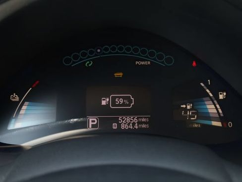 Used 2015 Nissan Leaf SL w/ Premium Package FWD image 16
