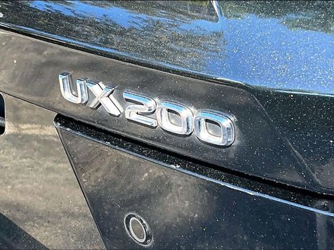 Used 2021 Lexus UX 200 w/ Premium Package FWD image 10