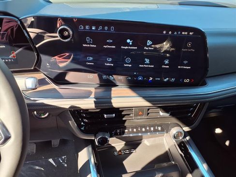 New 2026 Chevrolet Suburban Premier image 10