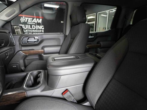 Used 2020 GMC Sierra 1500 Elevation w/ Elevation Value Package AWD/4WD image 10