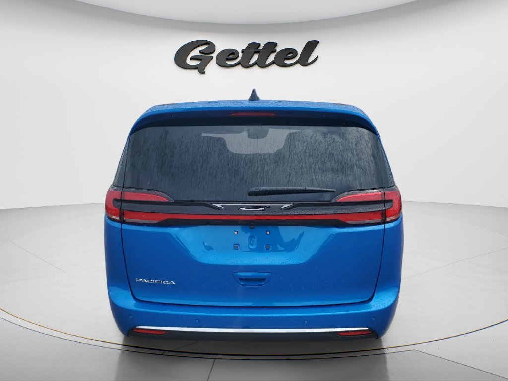 New 2027 Chrysler Pacifica Select FWD image 5