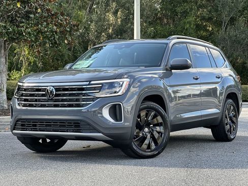 New 2026 Volkswagen Atlas SE image 1