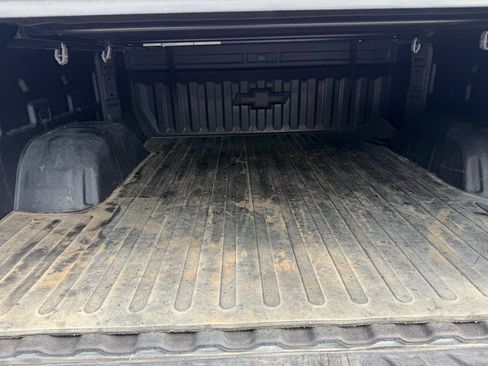 Used 2024 Chevrolet Silverado 1500 LT AWD/4WD image 6