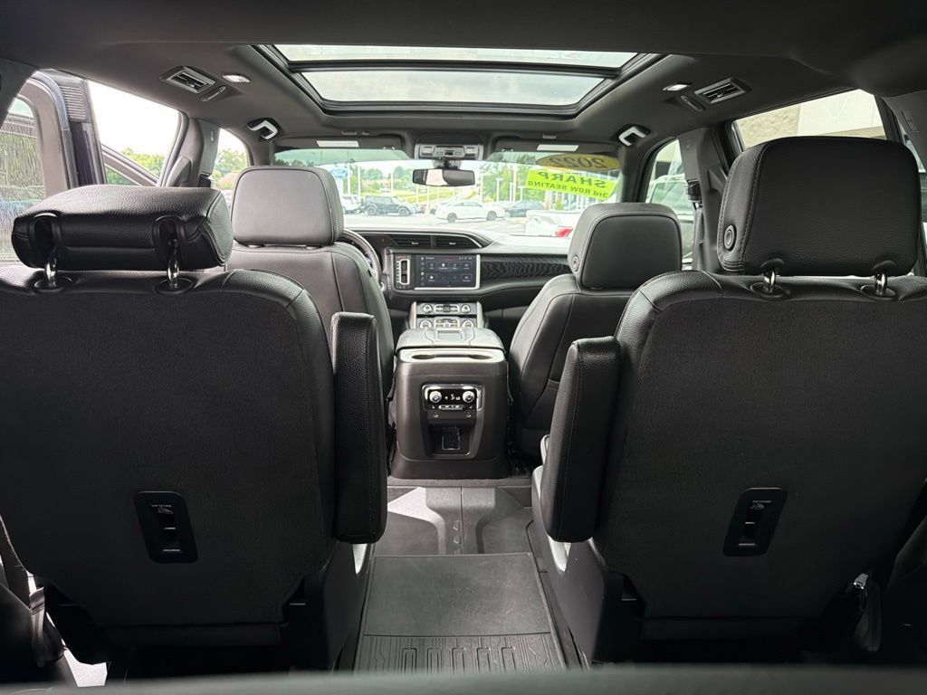 Used 2022 GMC Yukon Denali AWD/4WD image 13