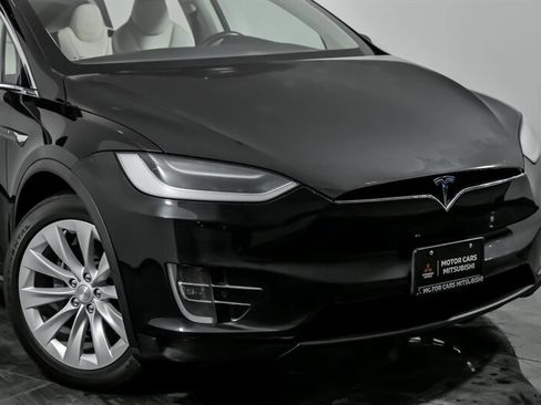 Used 2018 Tesla Model X 100D image 2