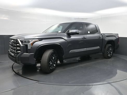 Used 2025 Toyota Tundra Platinum AWD/4WD image 26