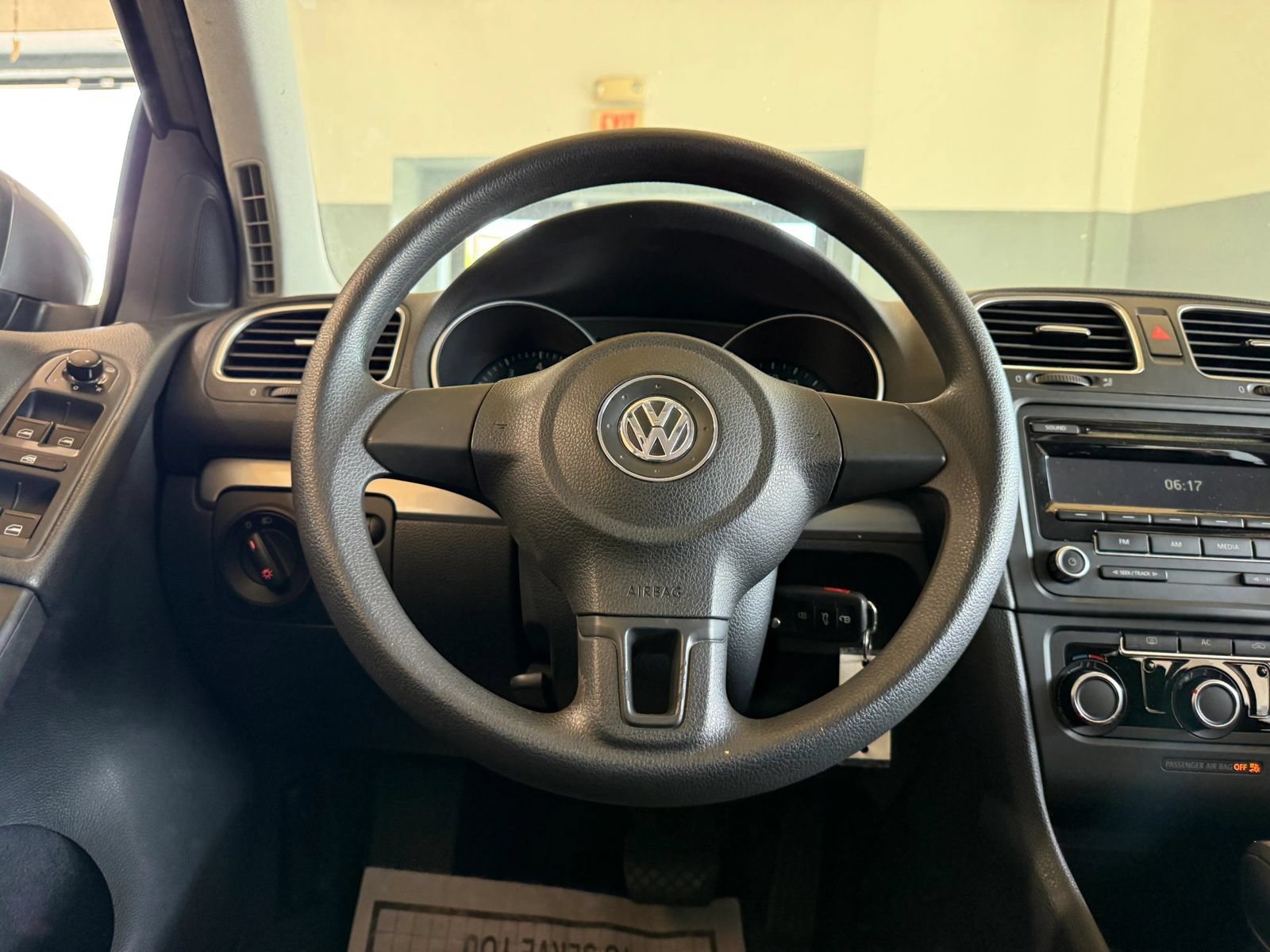 Used 2012 Volkswagen Golf 4-Door FWD image 14