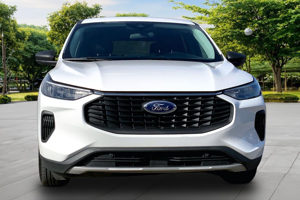 Used 2023 Ford Escape Active w/ Tech Pack #1 FWD image 2