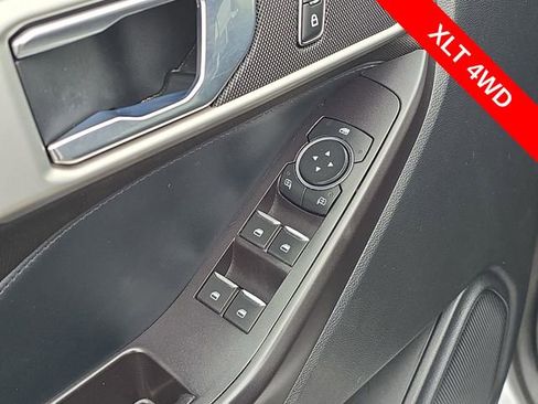 Used 2020 Ford Explorer XLT w/ Comfort Package image 11