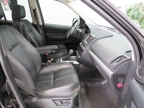 Used 2015 Land Rover LR2 AWD/4WD image 10