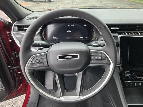 Used 2024 Jeep Grand Cherokee L Laredo w/ Luxury Tech Group I AWD/4WD image 18