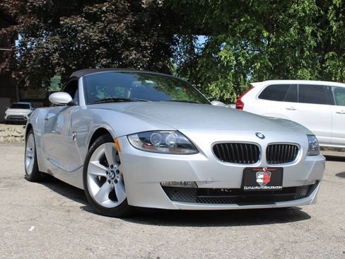 Used 2006 BMW Z4 3.0i RWD image 32