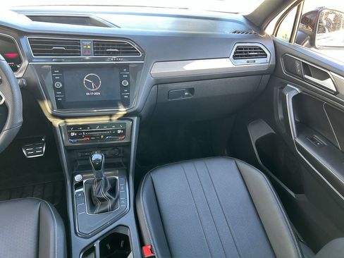 Certified 2024 Volkswagen Tiguan SE R-Line image 13