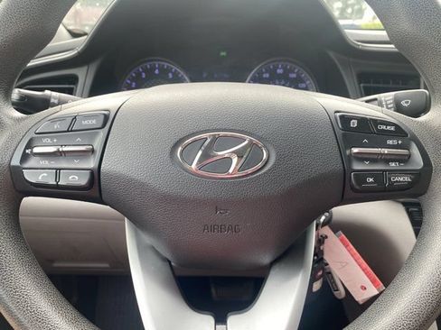 Used 2020 Hyundai Elantra SEL FWD image 11