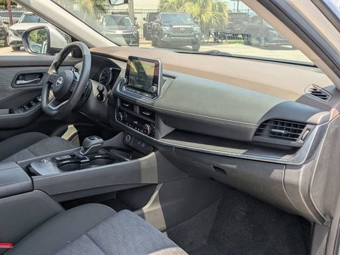 Used 2023 Nissan Rogue SV FWD image 31