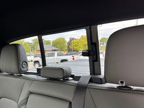 Certified 2025 Chevrolet Colorado ZR2 w/ Technology Package image 31