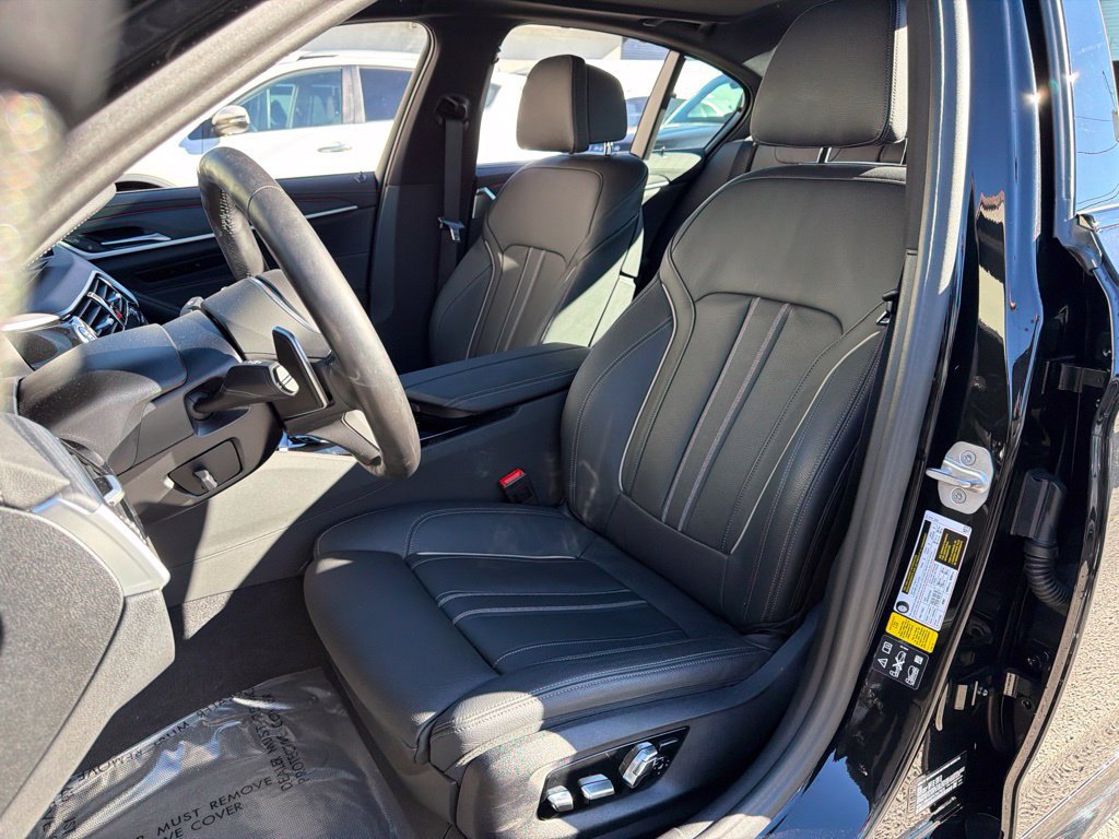 Used 2023 BMW M550i xDrive w/ Executive Package AWD/4WD image 25
