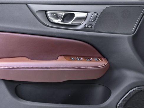 Certified 2025 Volvo V60 B5 Cross Country Plus image 8