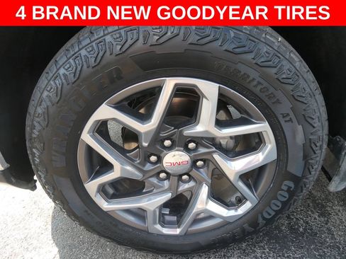 Certified 2023 GMC Sierra 1500 SLT w/ SLT Premium Plus Package AWD/4WD image 4