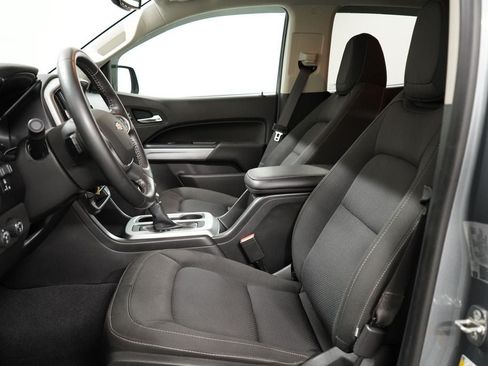 Used 2022 Chevrolet Colorado LT w/ LT Convenience Package AWD/4WD image 11