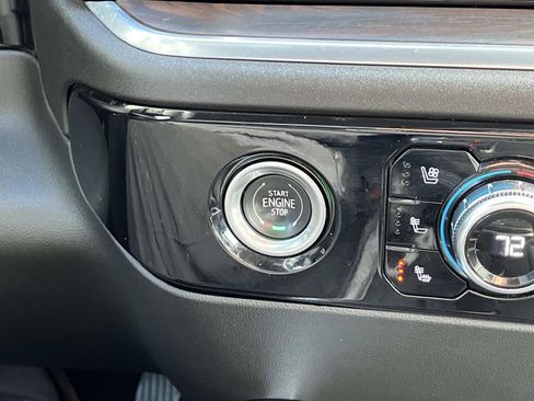 Used 2022 GMC Sierra 1500 SLT w/ SLT Convenience Package image 36