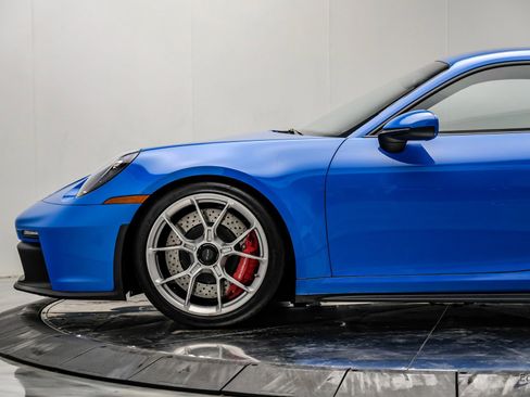 Used 2022 Porsche 911 GT3 RWD image 9