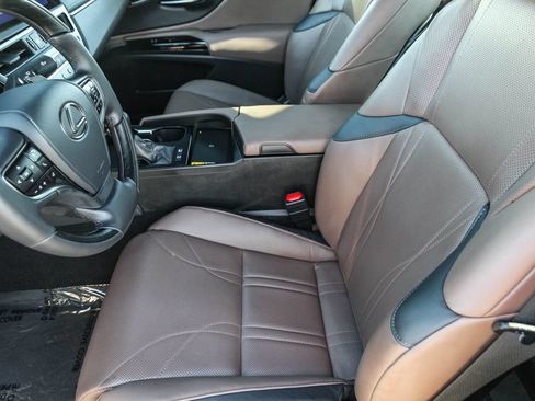 Certified 2025 Lexus ES 300h w/ Accessory Package (Z2) FWD image 19