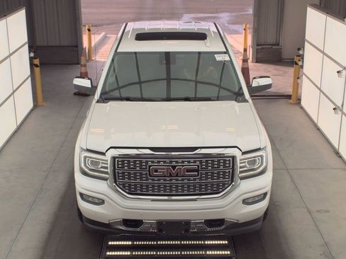Used 2018 GMC Sierra 1500 Denali image 2