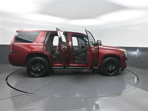 Used 2020 Cadillac Escalade Platinum w/ Escalade Sport Edition AWD/4WD image 34