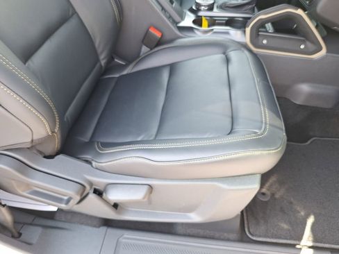 New 2025 Ford Bronco Badlands image 17