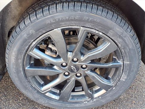 Used 2023 Chevrolet Equinox RS image 9