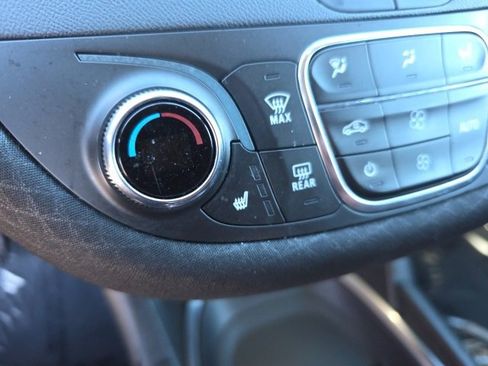 Used 2022 Chevrolet Malibu LT image 32