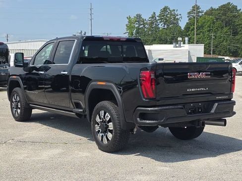 Used 2024 GMC Sierra 2500 Denali w/ Denali Reserve Package AWD/4WD image 3