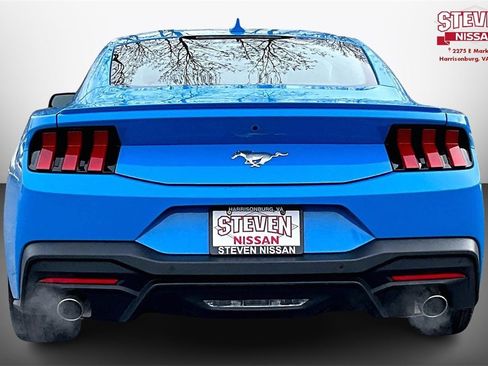 Used 2024 Ford Mustang Premium image 5