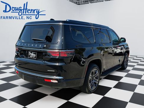 Used 2024 Jeep Wagoneer Series II w/ Flexible Seating Group AWD/4WD image 5