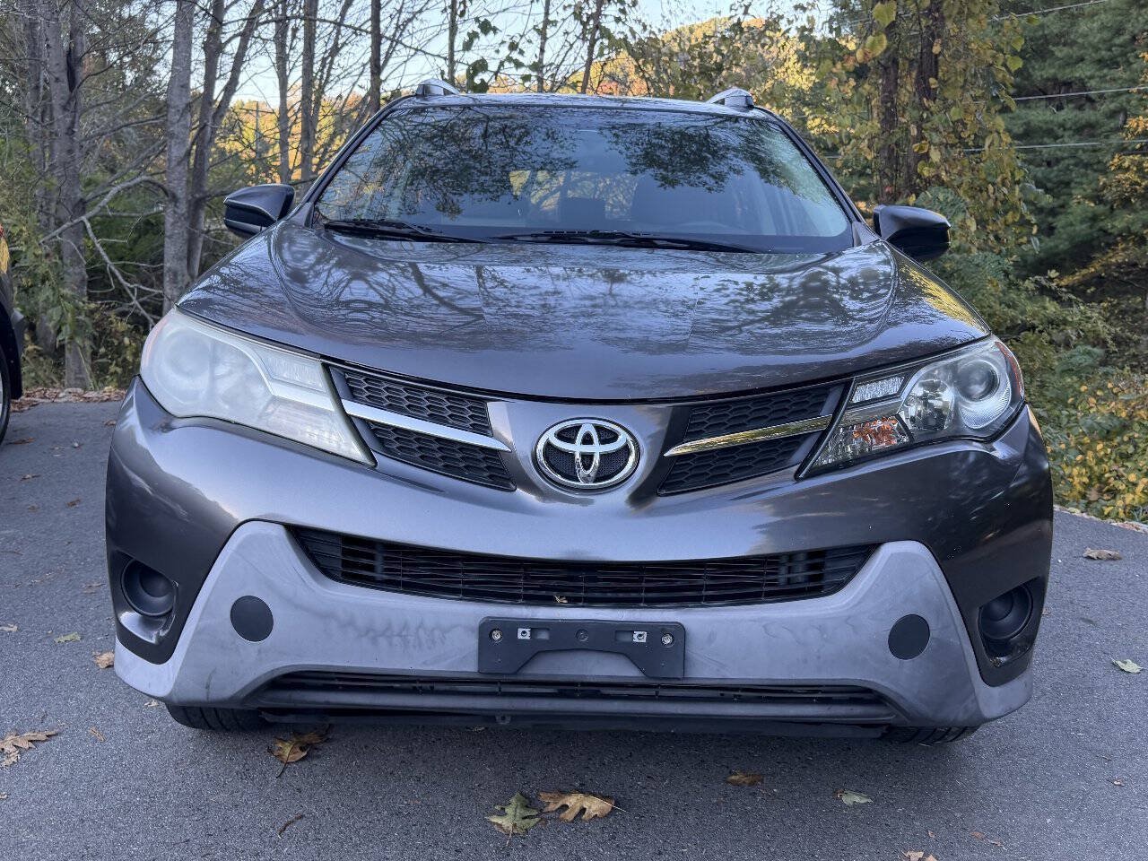 Used 2015 Toyota RAV4 LE AWD/4WD image 2