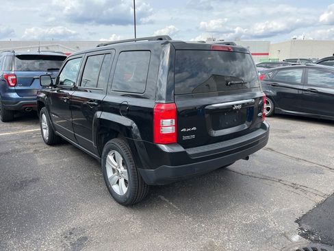 Used 2017 Jeep Patriot Latitude AWD/4WD image 5
