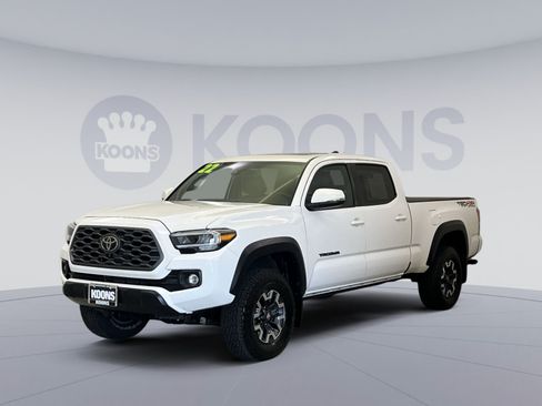 Used 2022 Toyota Tacoma TRD Off-Road w/ TRD Premium Off Road Package AWD/4WD image 1