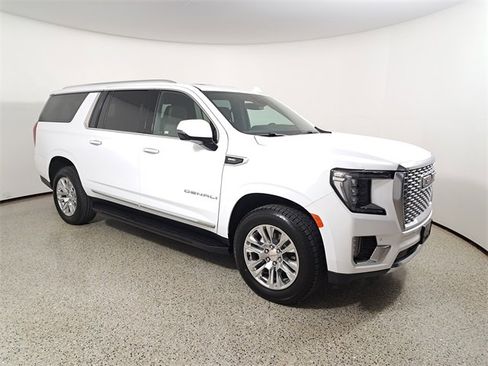 Used 2024 GMC Yukon XL Denali image 4