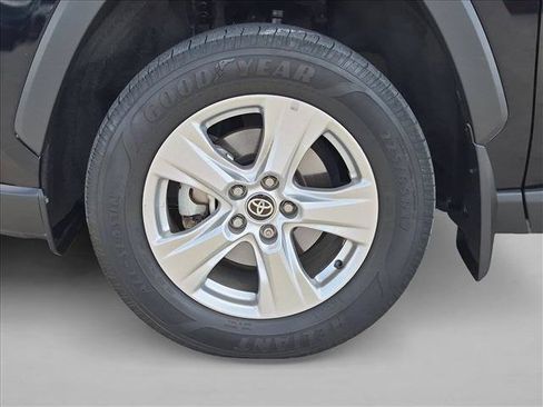 Used 2021 Toyota RAV4 XLE w/ Protection Package (TMS) AWD/4WD image 24