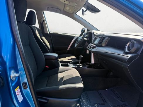 Used 2018 Toyota RAV4 LE image 25