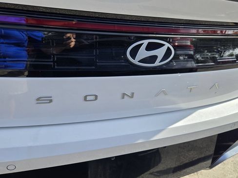 Used 2025 Hyundai Sonata Limited FWD image 8