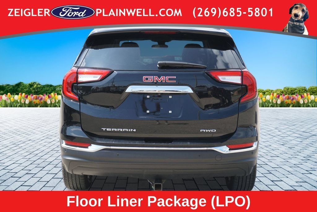 Used 2022 GMC Terrain SLT w/ Tech Package AWD/4WD image 4