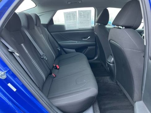 Used 2022 Hyundai Elantra SEL w/ Cargo Package image 11