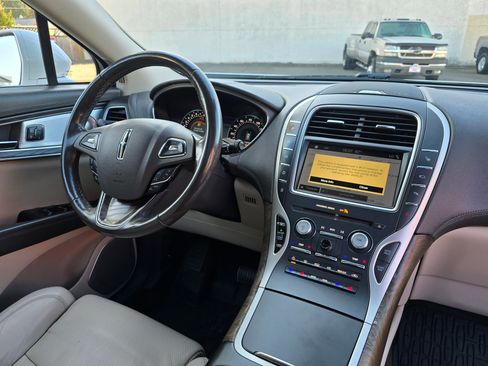 Used 2018 Lincoln MKX Reserve w/ Luxury Package image 11