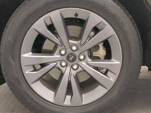 Used 2022 Ford Explorer XLT w/ Equipment Group 202A image 31