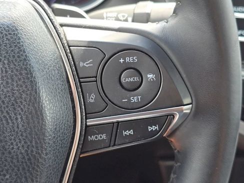 Used 2018 Toyota Camry XSE FWD image 18