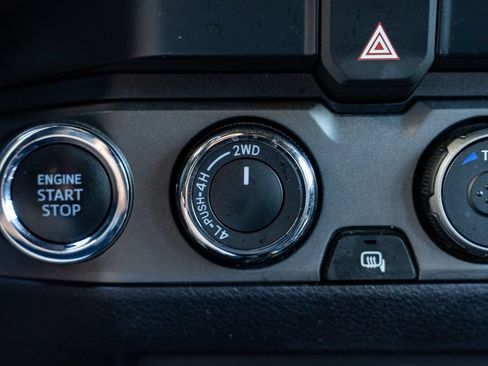Used 2021 Toyota Tacoma TRD Off-Road w/ Technology Package AWD/4WD image 20
