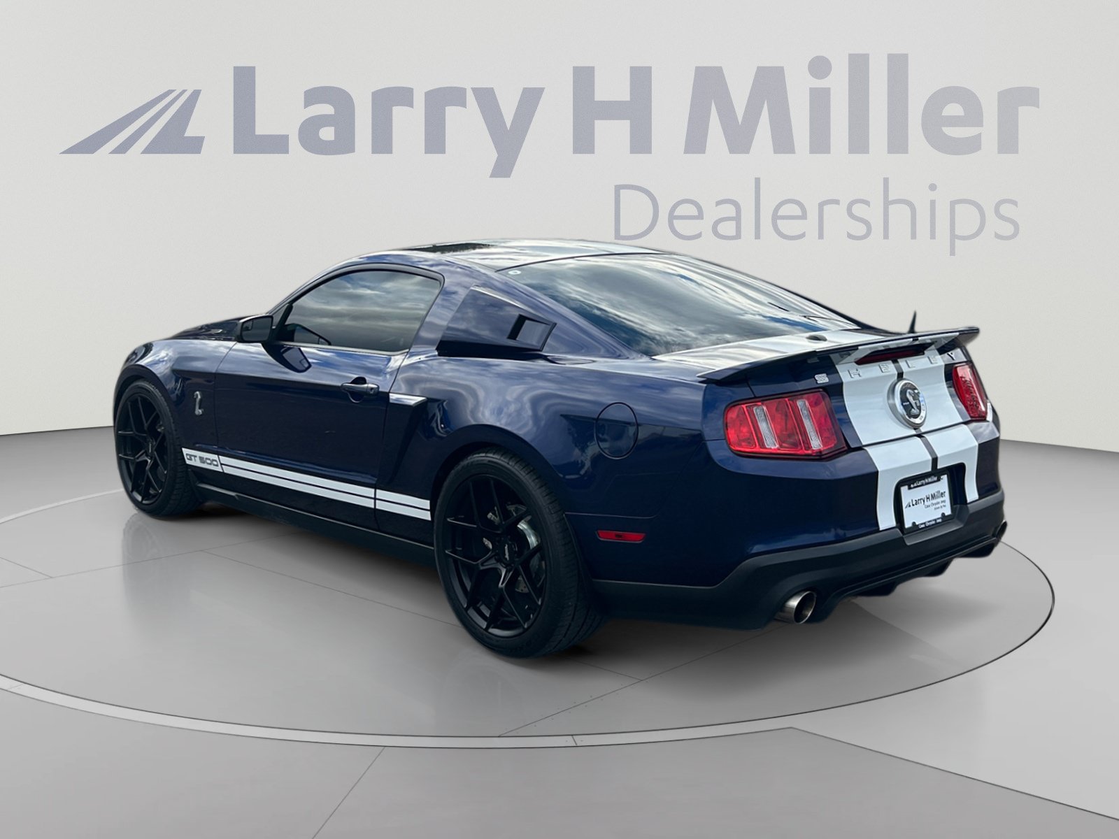 Used 2012 Ford Mustang Shelby GT500 w/ Electronics Pkg RWD image 3