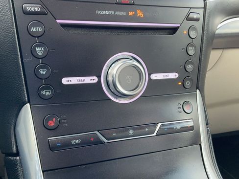 Used 2019 Ford Edge Titanium FWD image 16